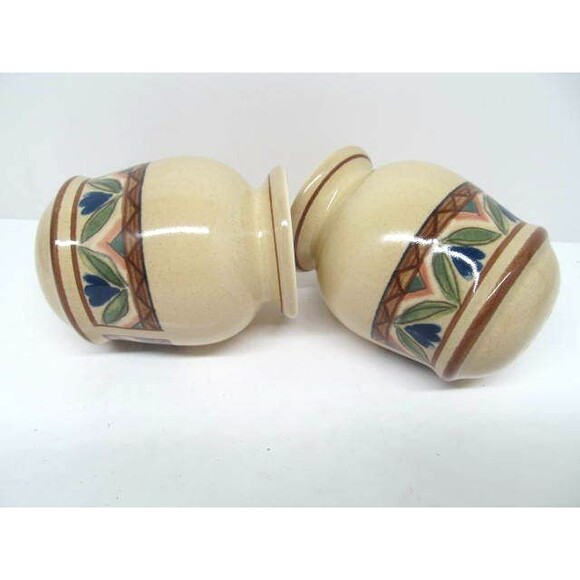 Mikasa Potters Touch Sausalito Salt and Pepper Shaker - Picture 5 of 10